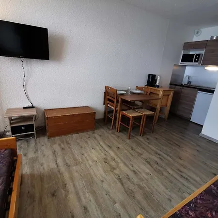 Cosy Au Pied Des Pistes Avec Balcon, Tv Et Casier A - Fr-1-771-63
