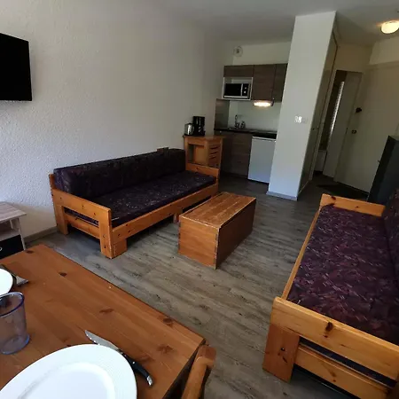 Cosy Au Pied Des Pistes Avec Balcon, Tv Et Casier à - Fr-1-771-63 Apartamento *